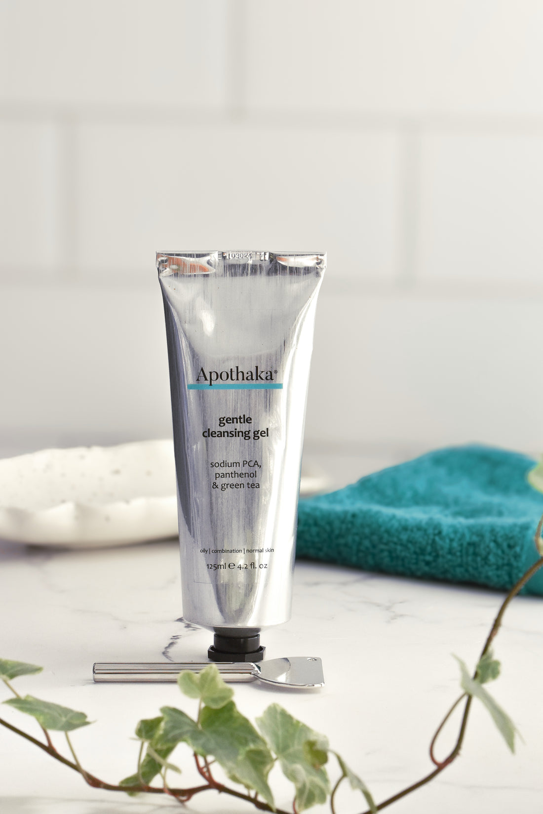 Apothaka gentle cleansing gel 125ml aluminium tube with metal tube squeezer key