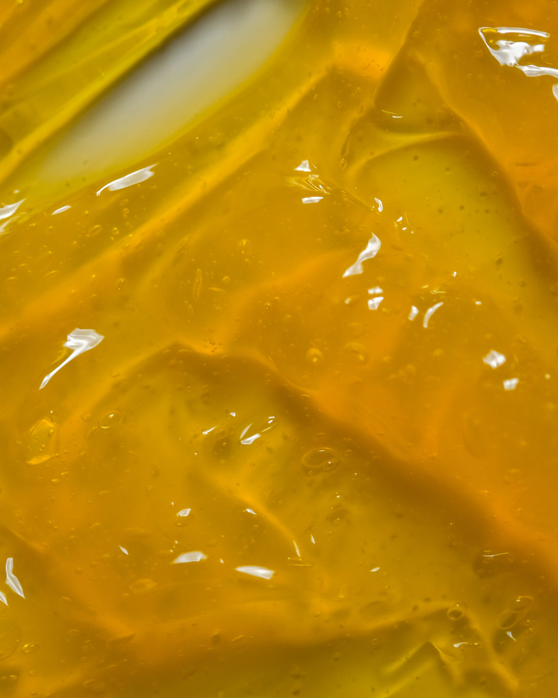 Apothaka golden nectar jelly balm cleanser texture close up